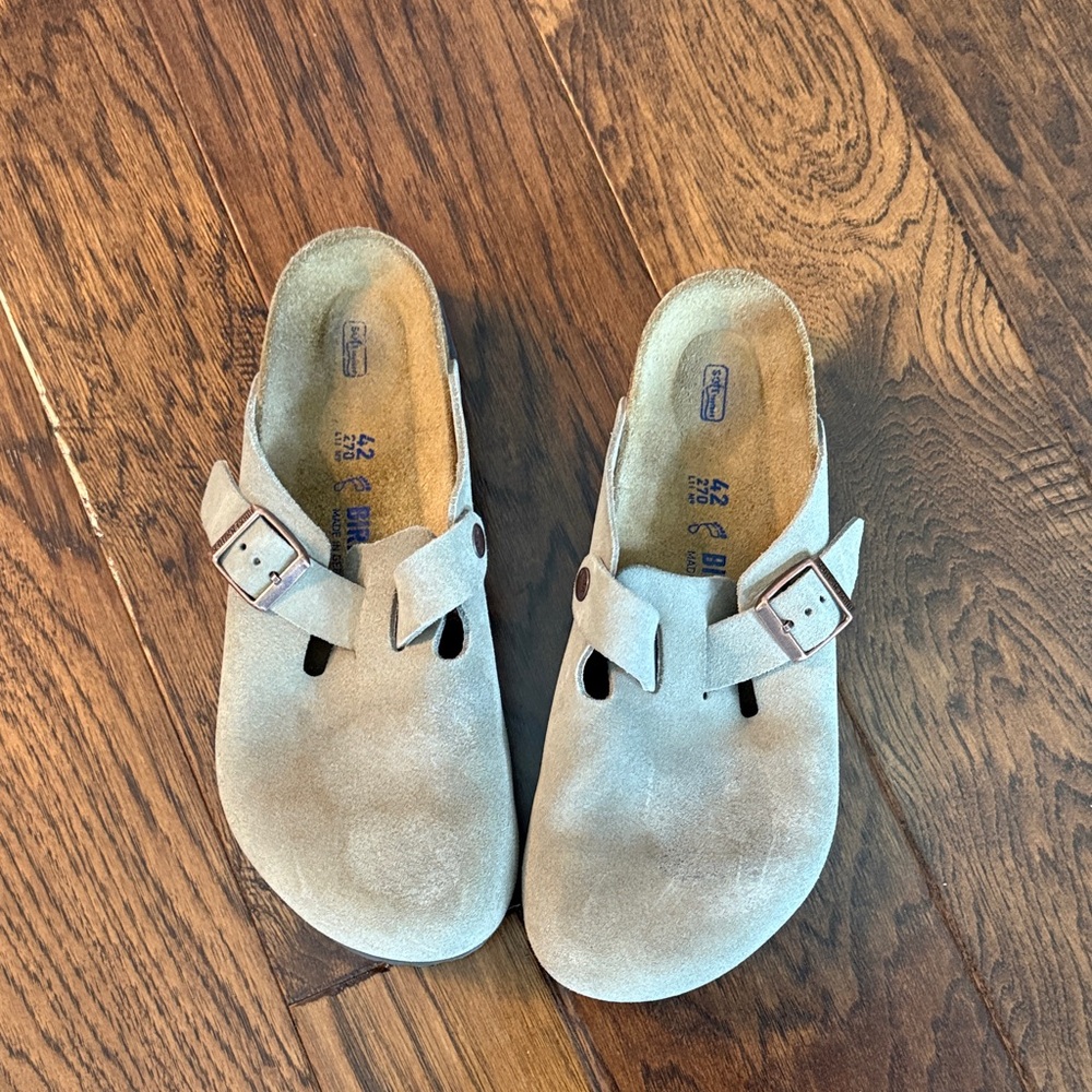 Birkenstock Boston Light Tan Suede Clogs